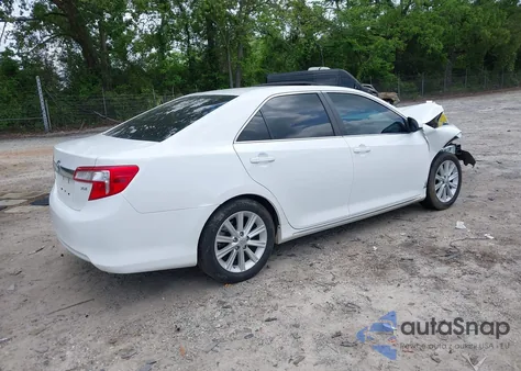 2014 Toyota Camry Xle z USA, uszkodzony, nr VIN 4T1BF1FK0EU357194
